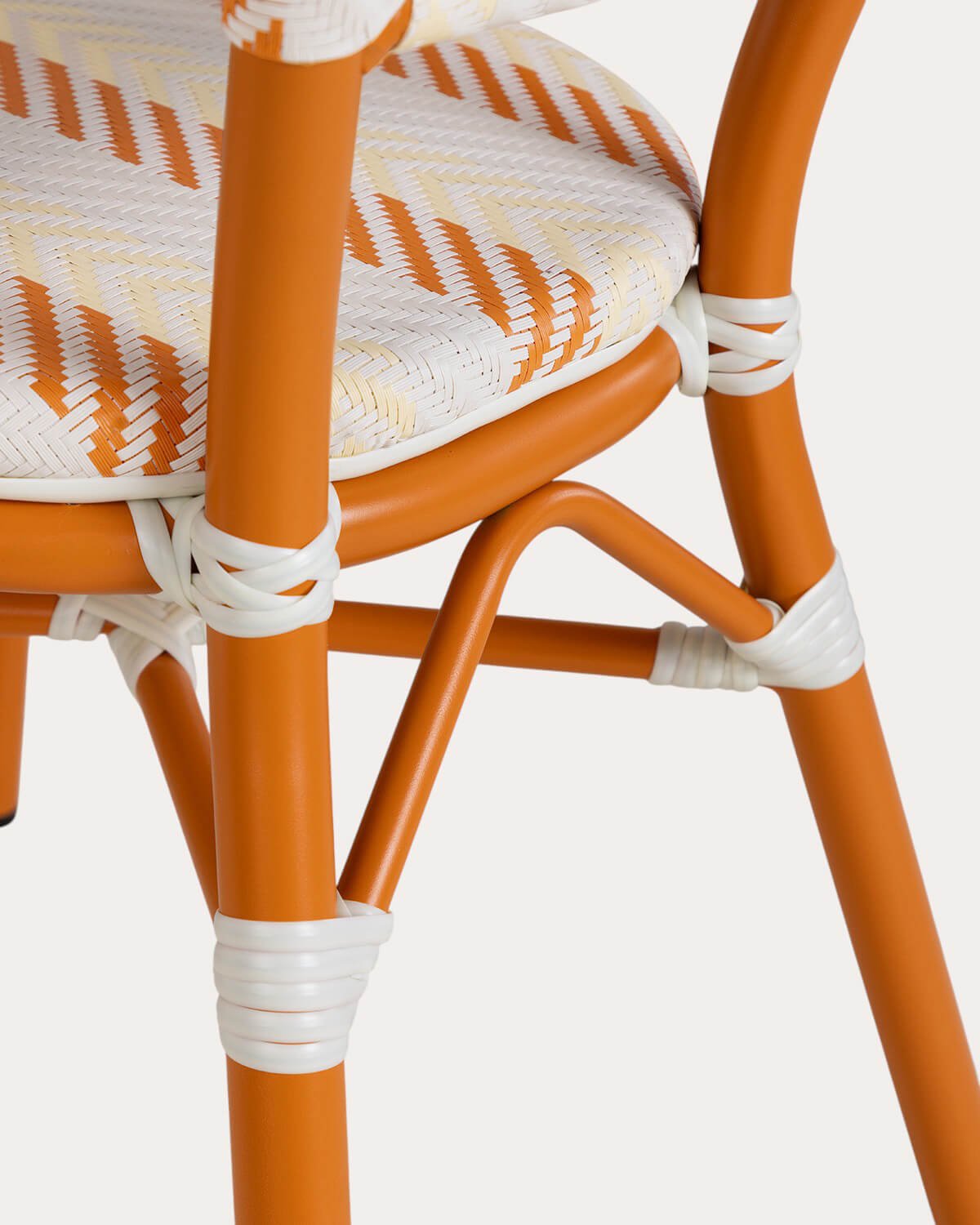 Set Round Table (Ø60 cm) and 2 Metal and Synthetic Rattan Outdoor Chairs Yona Bistro, gallery image 12