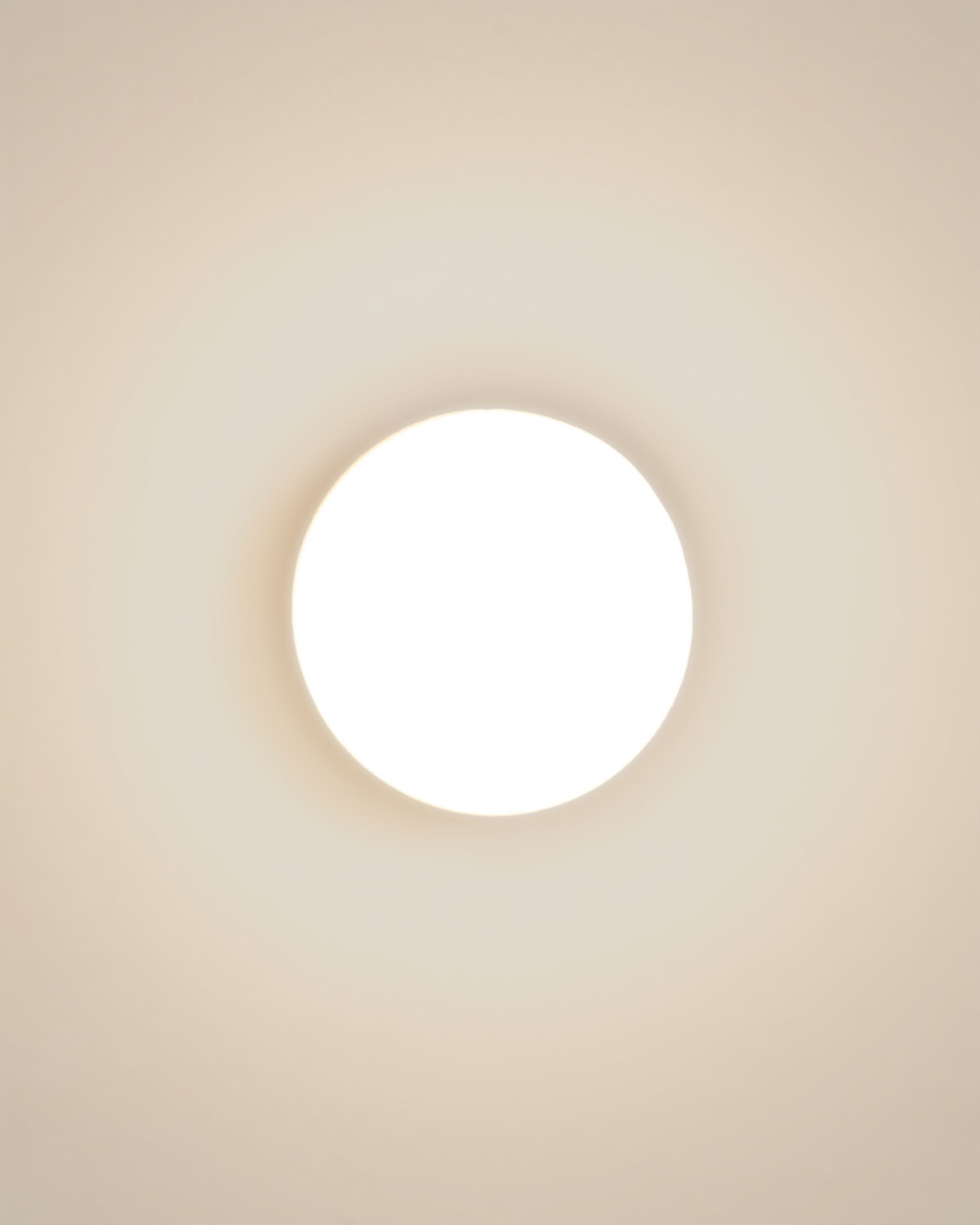 LED Glass Wall Light Yasu, gallery image 2