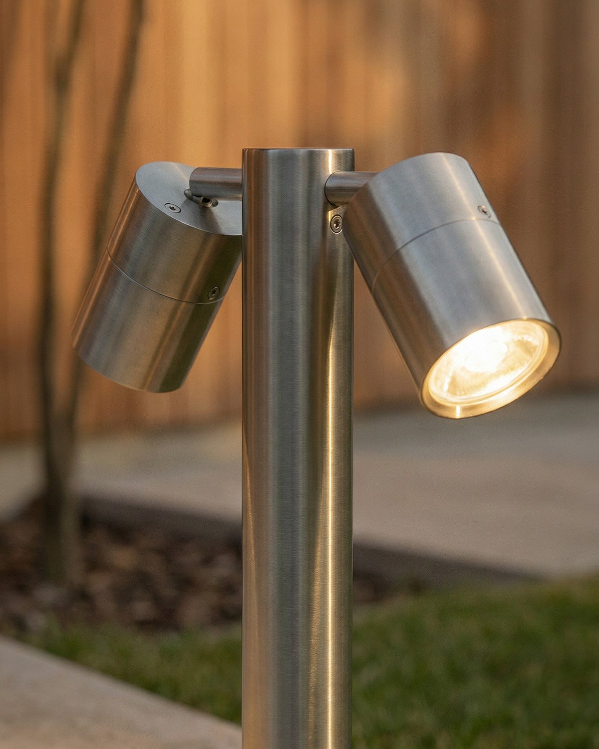 Metal Outdoor Floor Wall Light Lyssia, gallery image 3