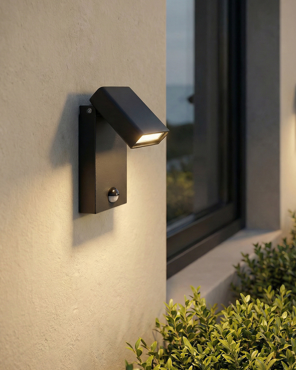 Aluminum LED Outdoor Wall Light Ezan, gallery image 2