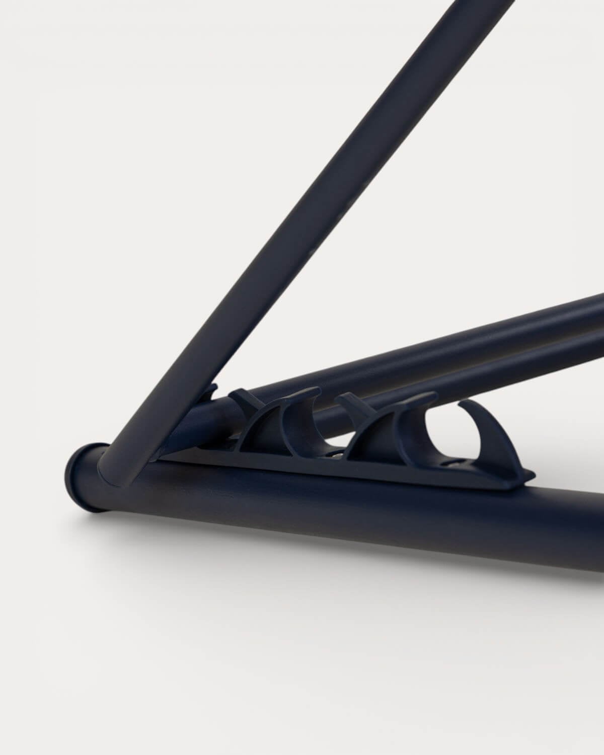 Reclining Metal and Fabric Hammock Ohiane, gallery image 8