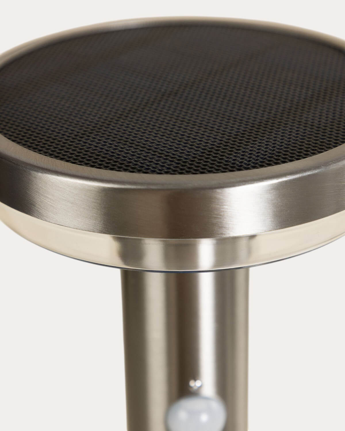 Outdoor Metal LED Solar Beacon Sulivan, gallery image 6