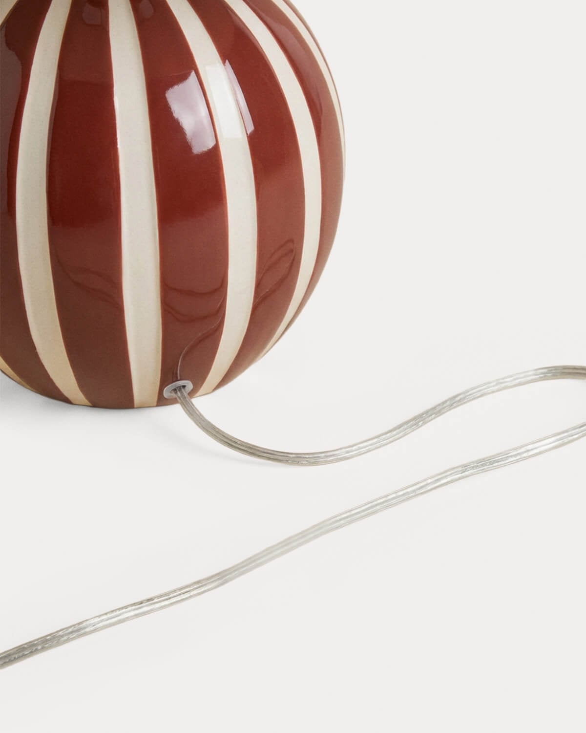 Ceramic Table Lamp Waylen, gallery image 4