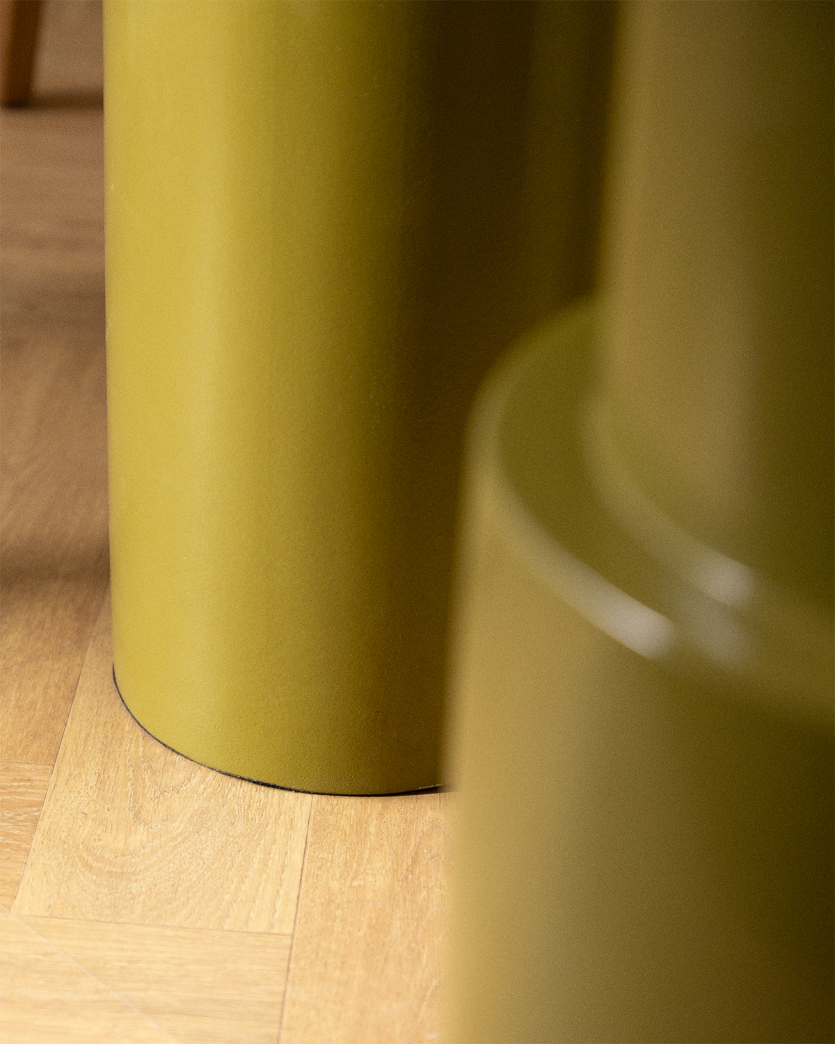 Terrazzo and Mango Wood Dining Table (Ø140 cm) Atenas, gallery image 6