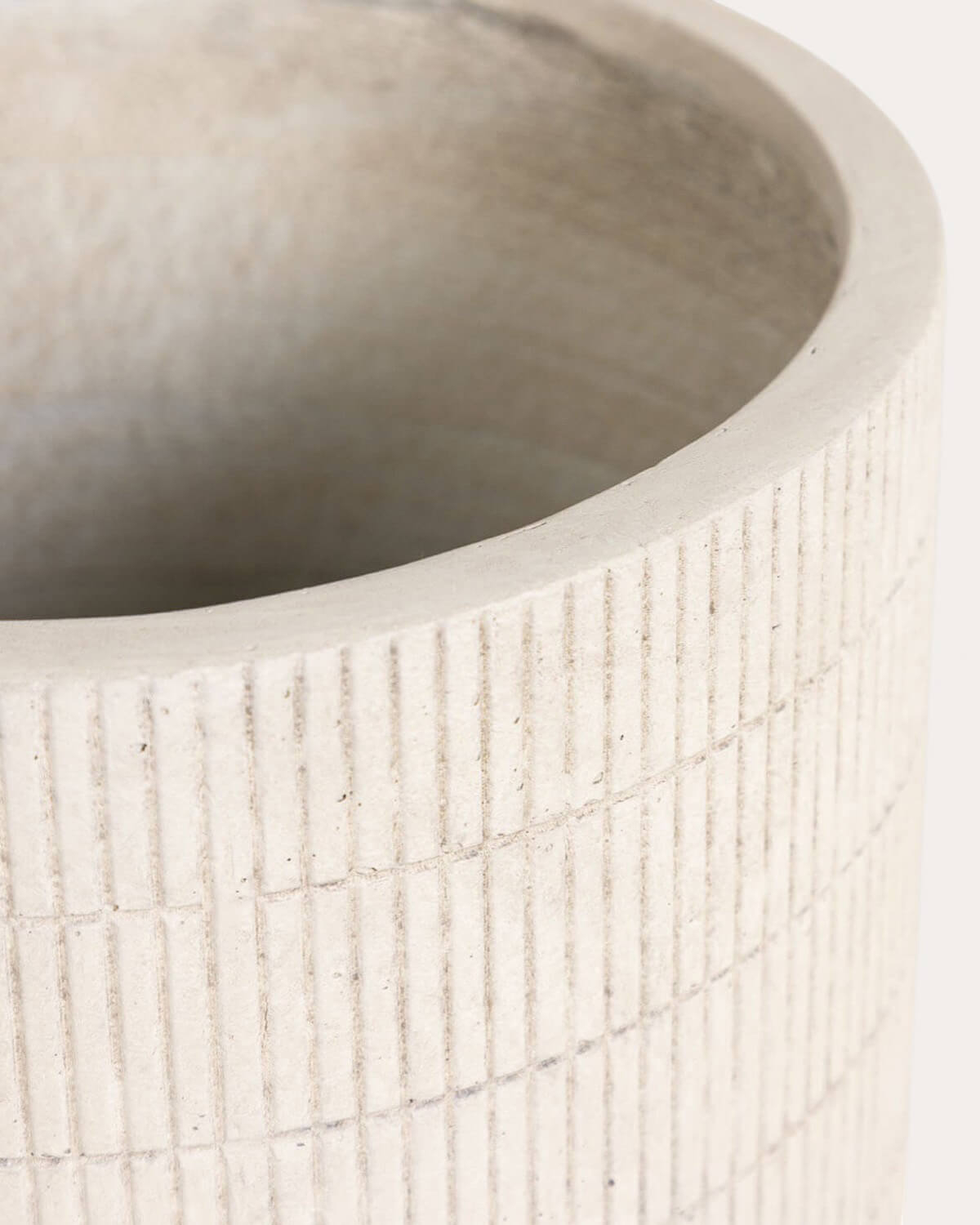 Round Cement Planter Alto Potos, gallery image 2