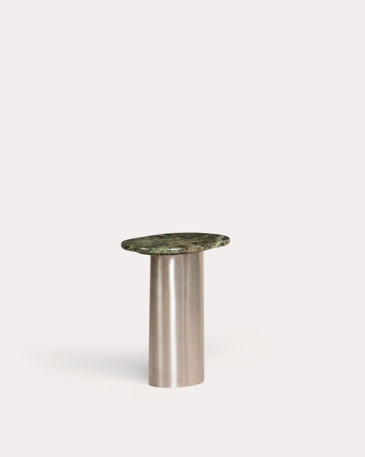 Oval Metal Side Table Lahuga, gallery image 1