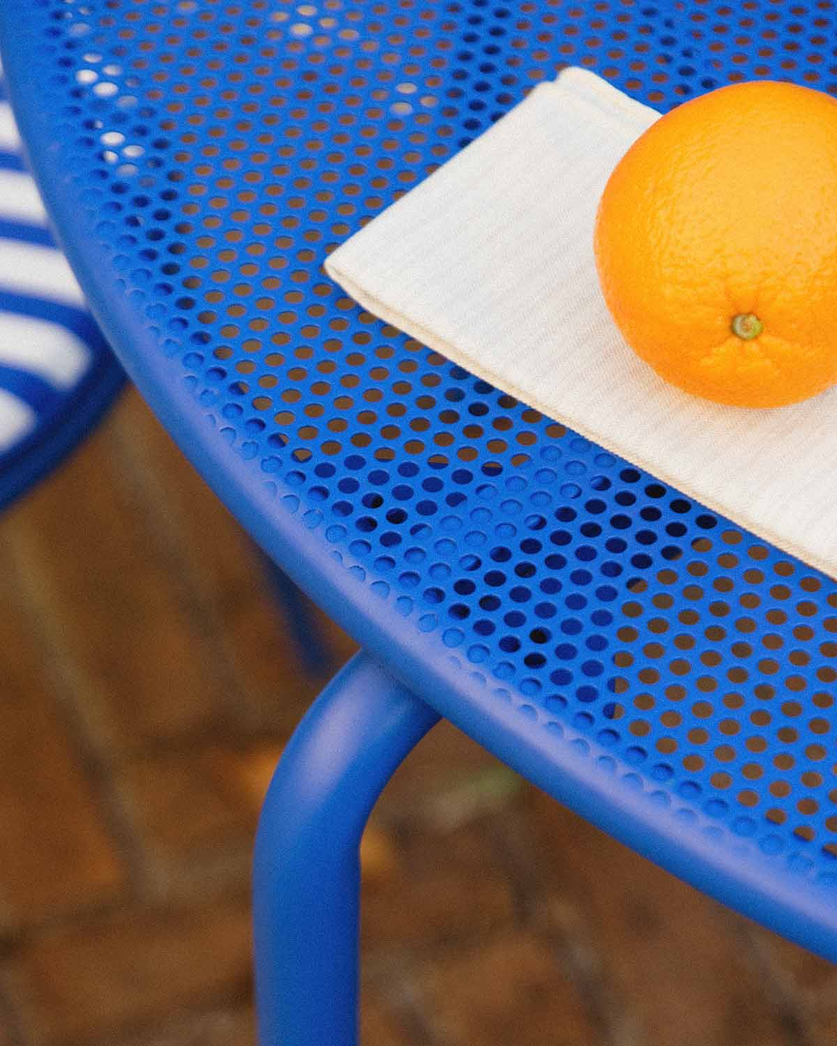 Outdoor Round Metal Table (Ø110 cm) Dorothea, gallery image 3