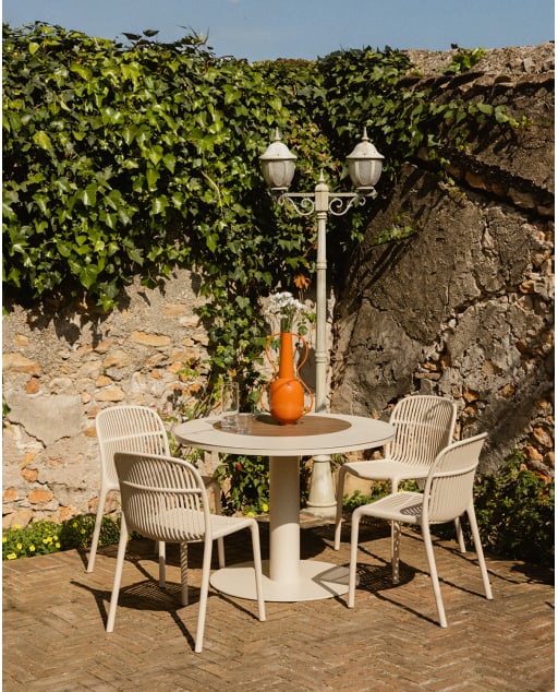 Lirae Round Metal Table Set (Ø110 cm) and 4 Aisha Polypropylene Chairs for Outdoor Use