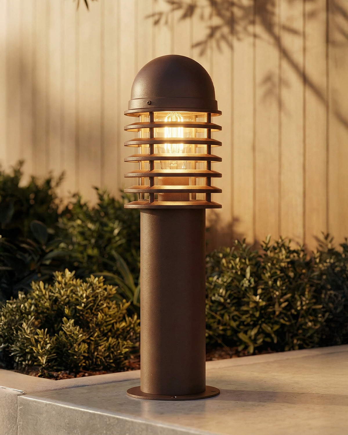 Metal Outdoor Beacon Leora, gallery image 3