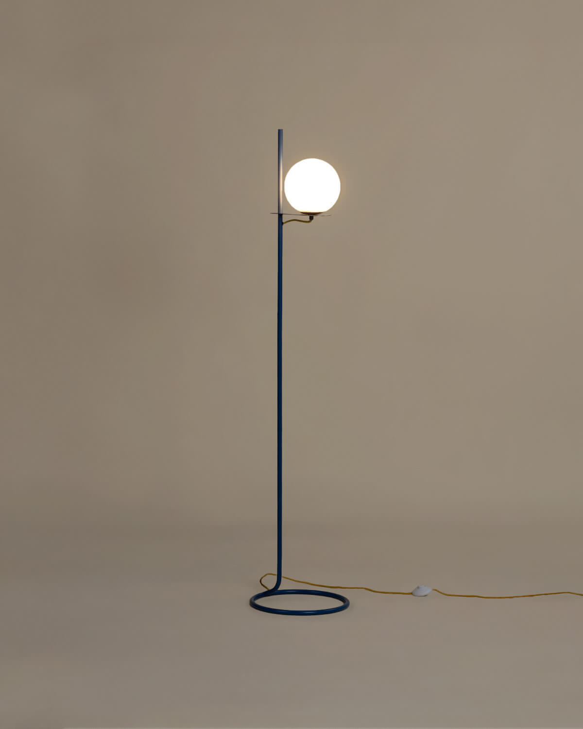 Metal Floor Lamp Kabil, gallery image 5131528