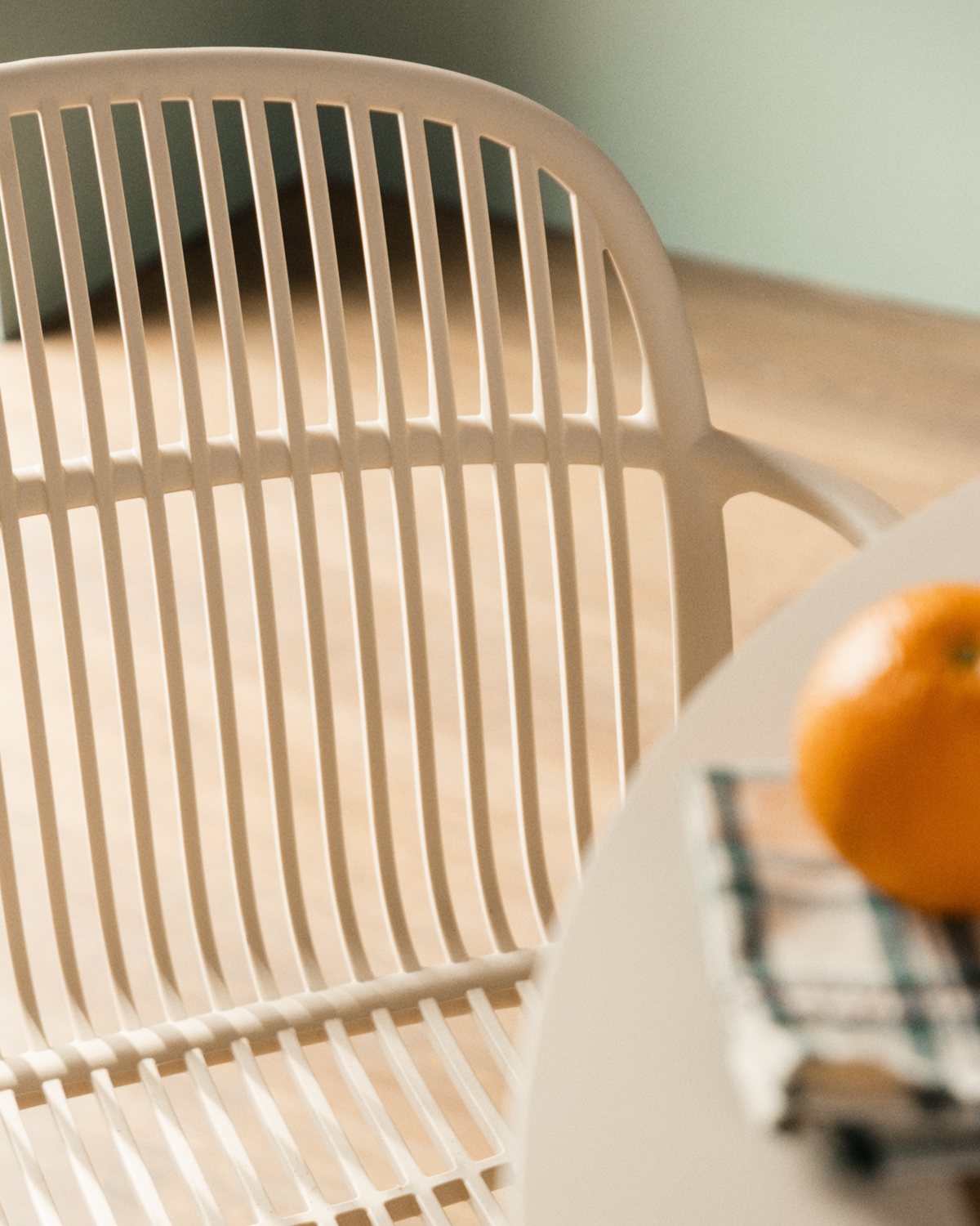 Polypropylene Dining Chair with Armrests Aisha, gallery image 3