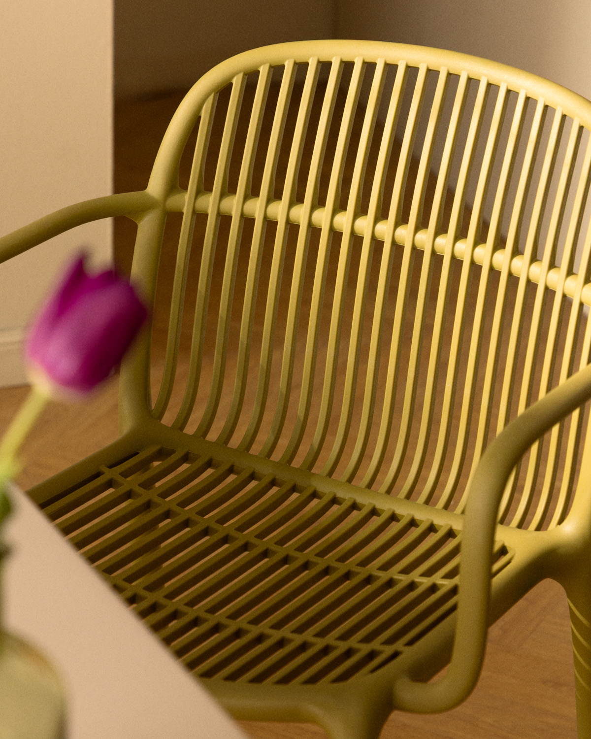 Polypropylene Dining Chair with Armrests Aisha, gallery image 3