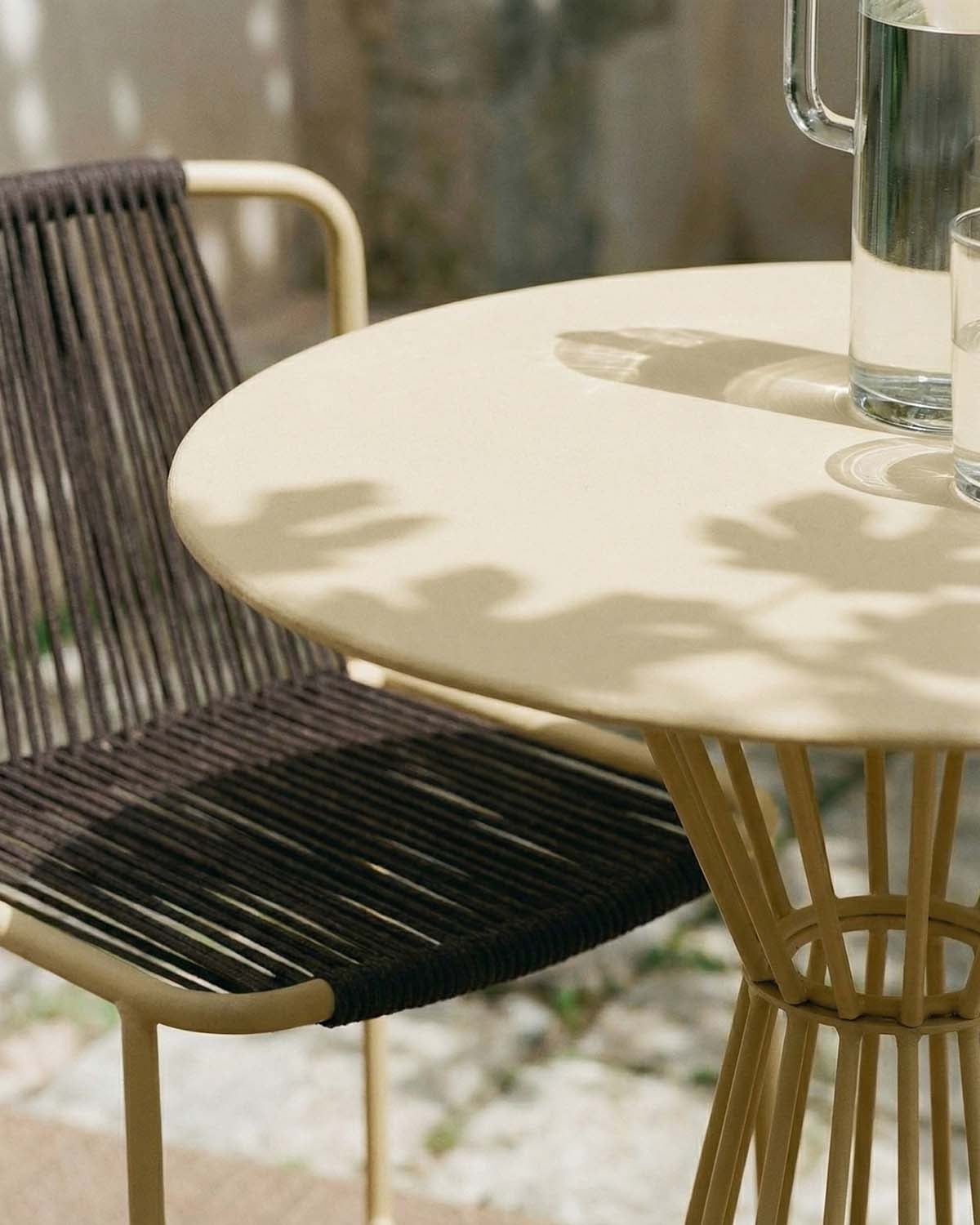 Round High Table Set (Ø70 cm) Nouli and 2 Metal High Stools (75 cm) Mayailer for Outdoor Use, gallery image 3