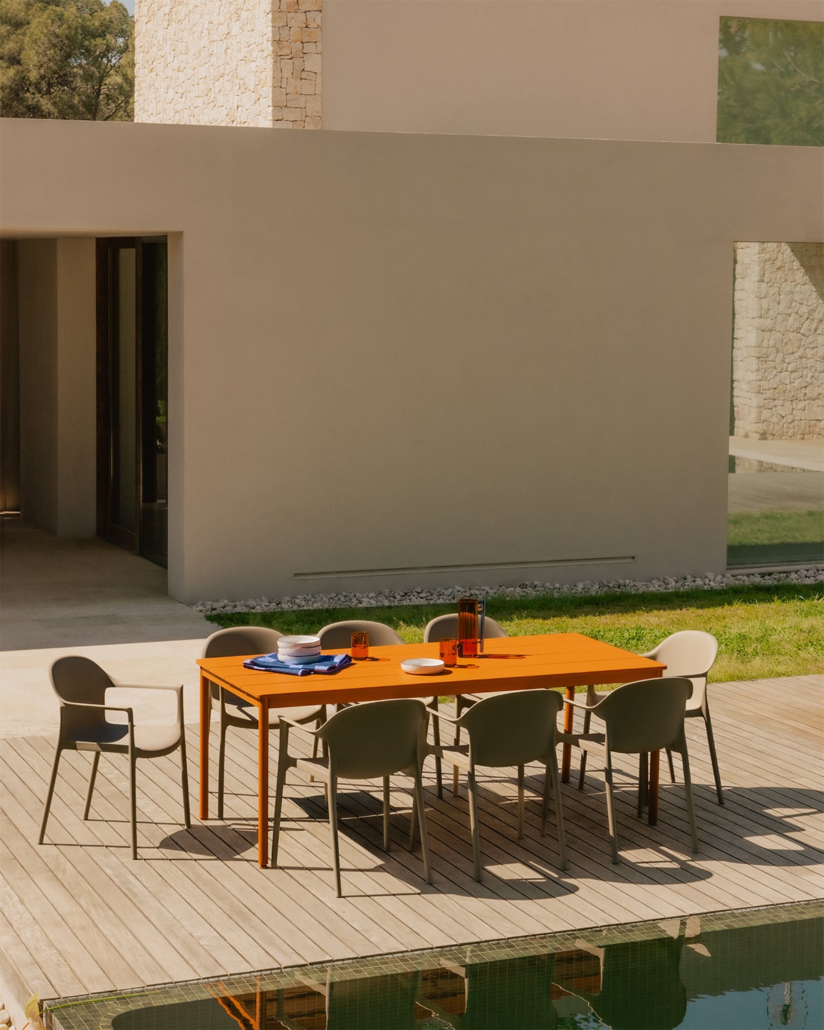 Rectangular Metal Table Set (200x90 cm) Dessie and 8 Outdoor Polypropylene Armchairs Juana, gallery image 2