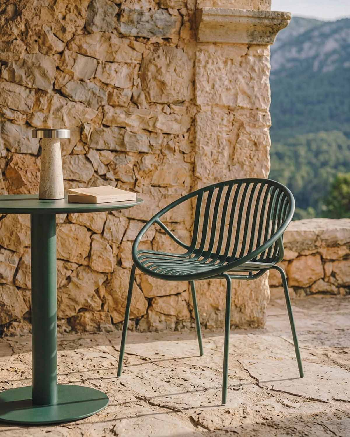 Pack of 2 outdoor polypropylene and metal chairs Anier, gallery image 2