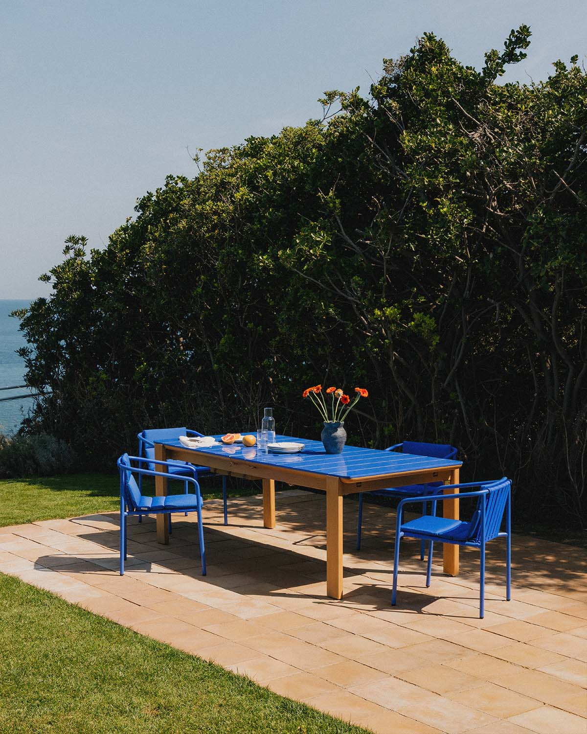 Extendable Rectangular Outdoor Table in Cement and Acacia Wood (225-330x100 cm) Ubel, gallery image 2