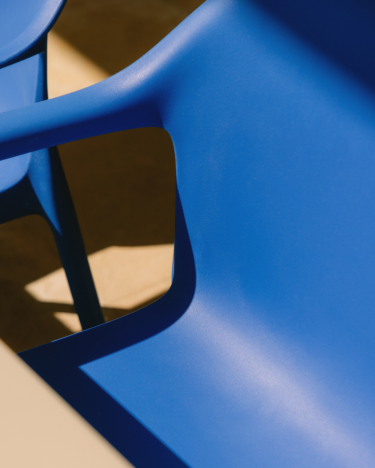 Pack 4 Polypropylene Outdoor Chairs with Armrests Juana, gallery image 3