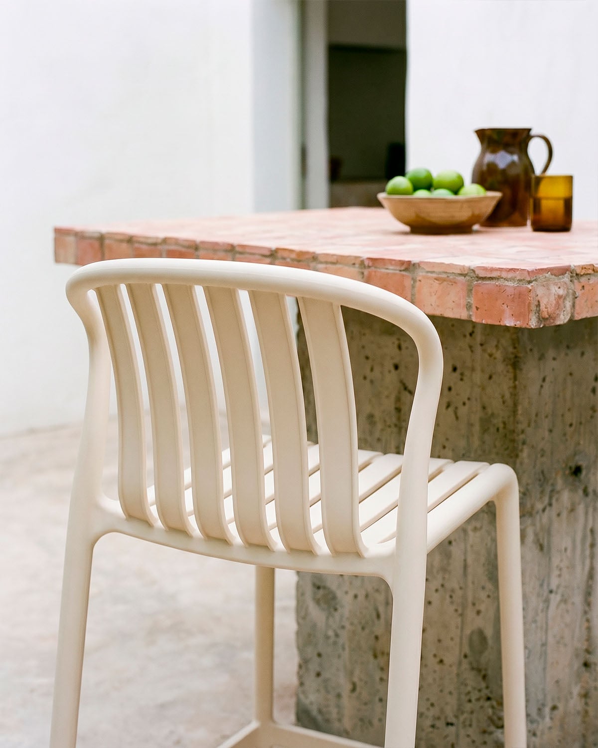 Pack 2 High Outdoor Polypropylene Stools (65 cm) Baztan, gallery image 3