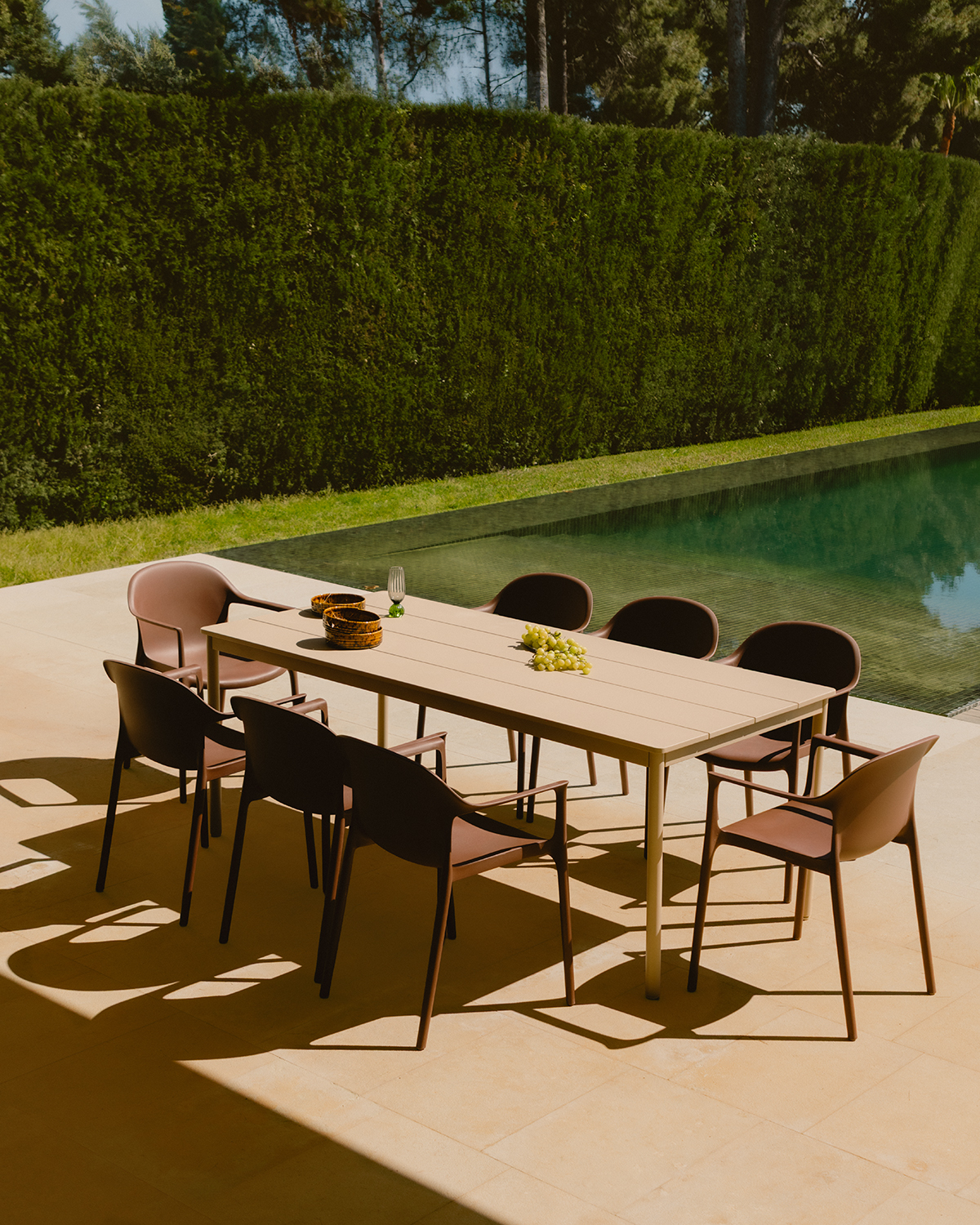 Rectangular Metal Outdoor Table (200x90 cm) Dessie, gallery image 2
