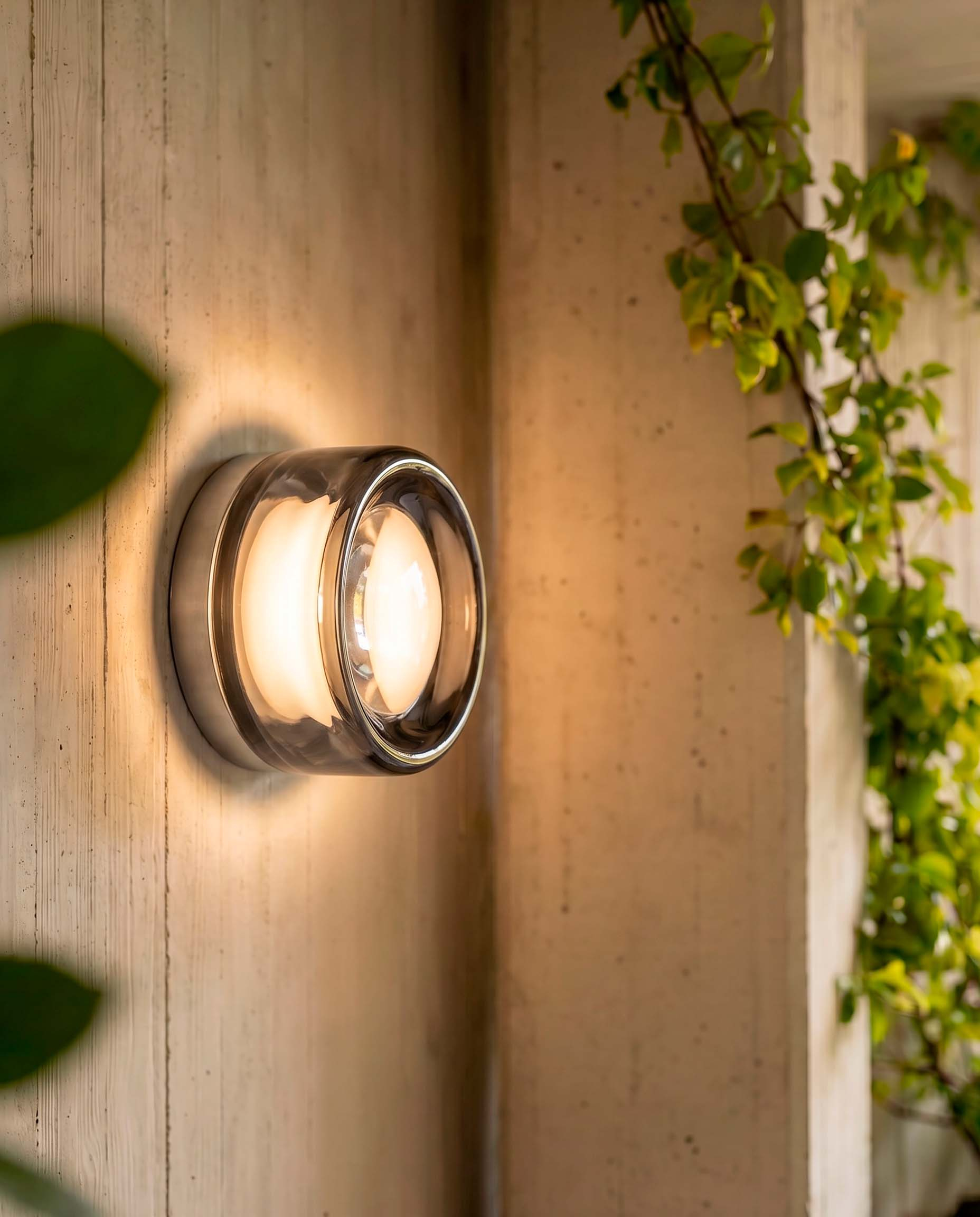 Yasu Glass Outdoor LED Wall Light, gallery image 2