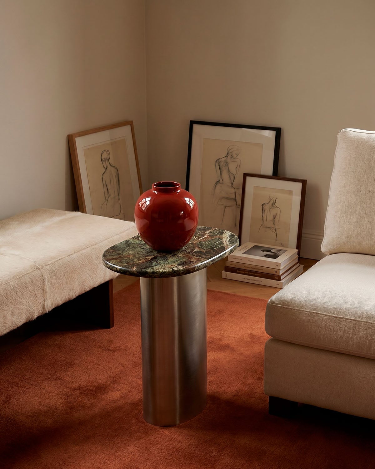 Oval Metal Side Table Lahuga, gallery image 2