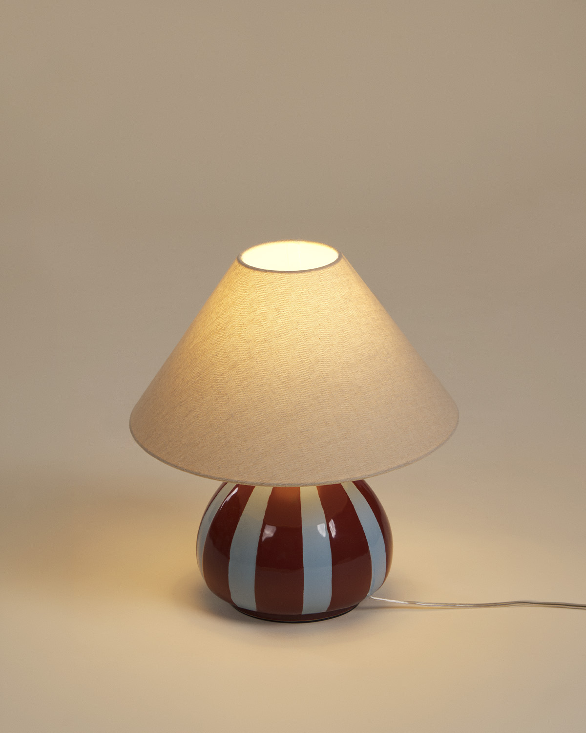 Ceramic table lamp Rayna, gallery image 2