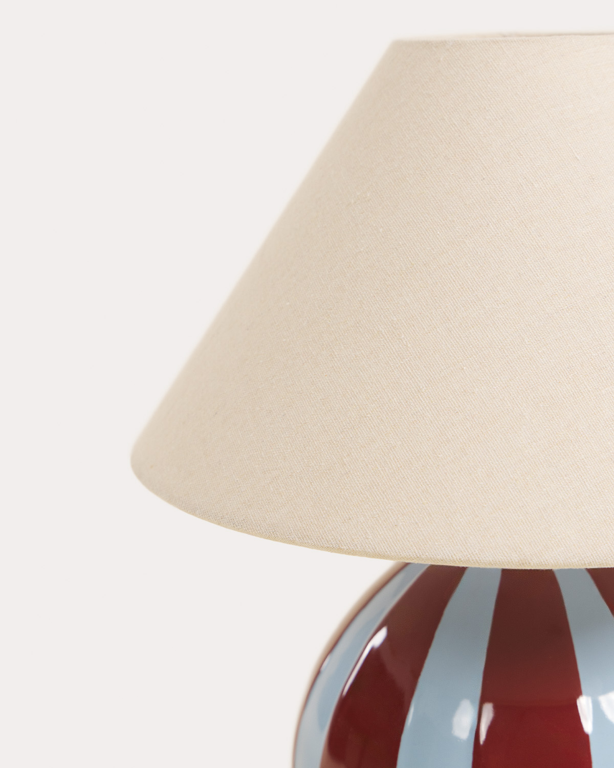Ceramic table lamp Rayna, gallery image 3