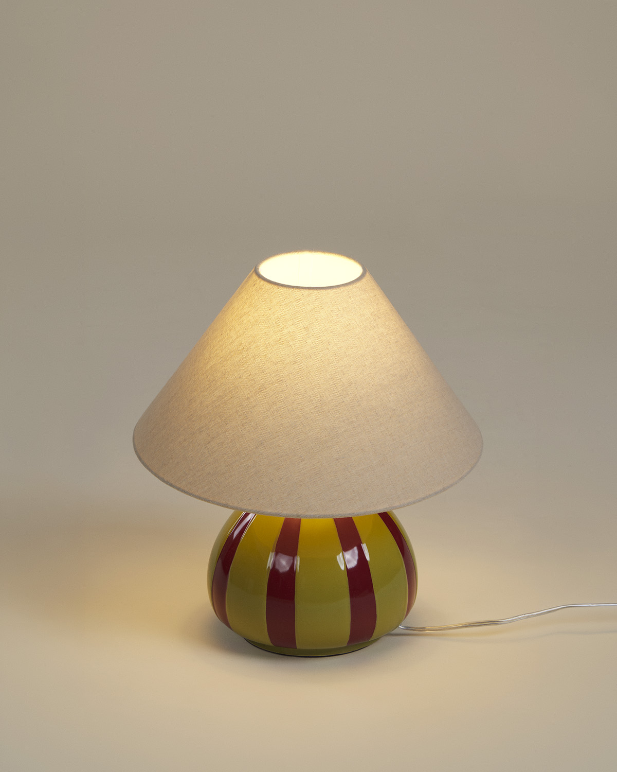 Ceramic table lamp Rayna, gallery image 2