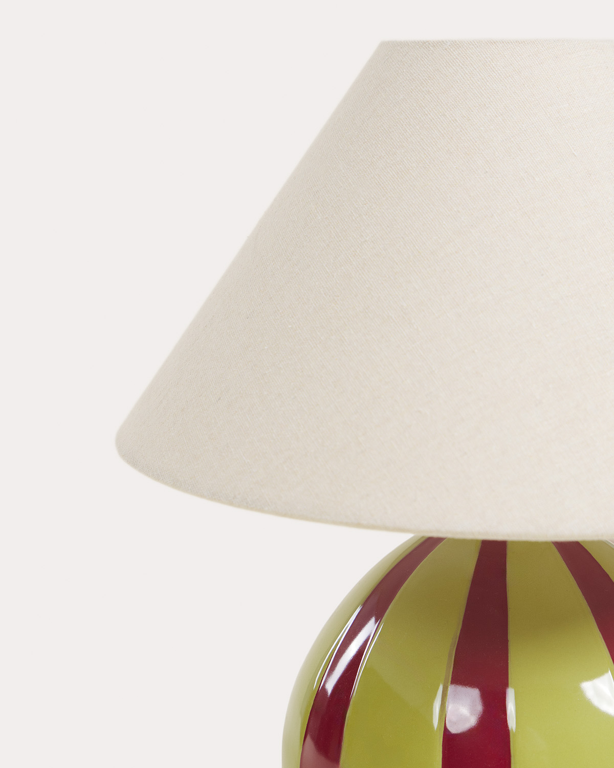 Ceramic table lamp Rayna, gallery image 3