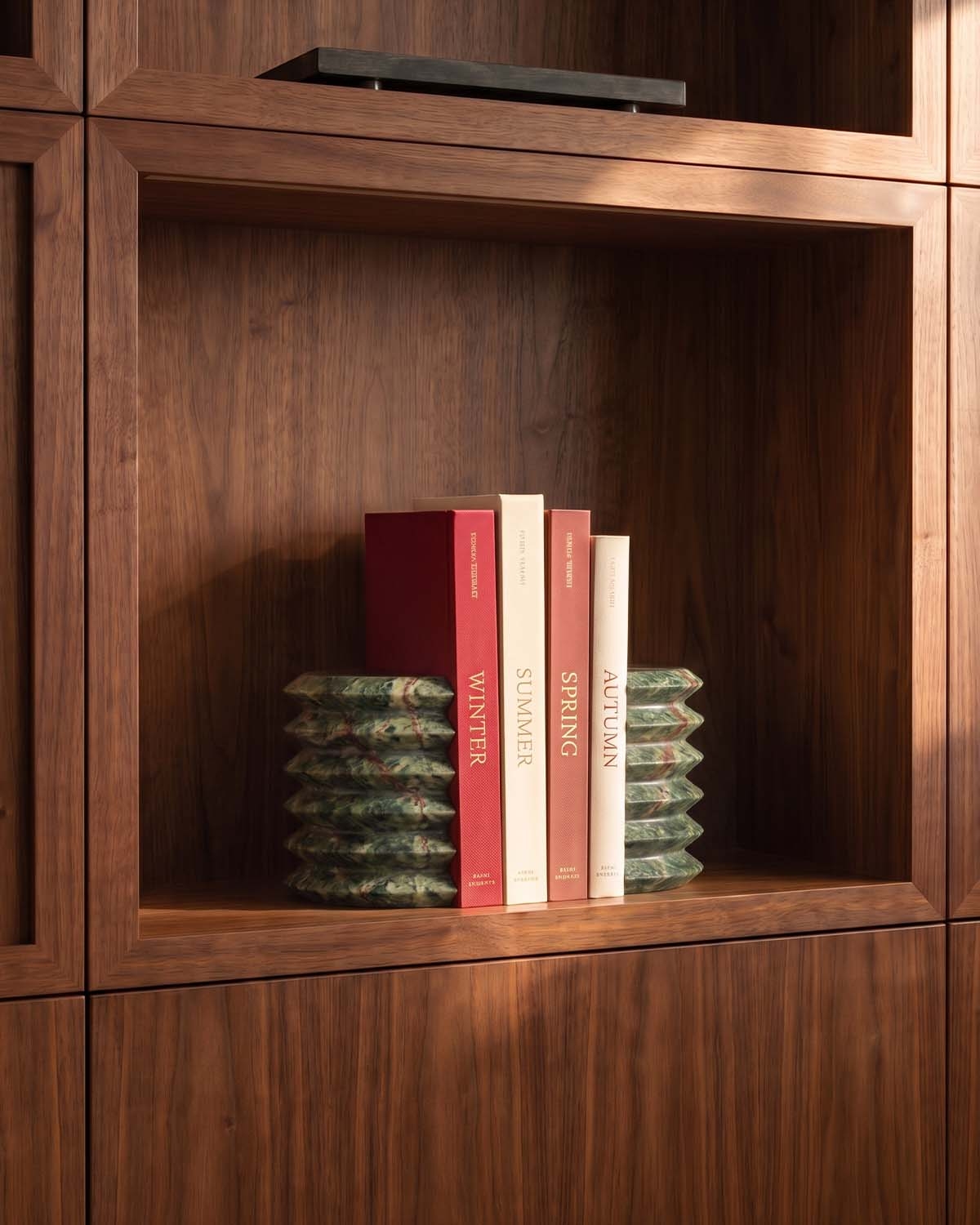 Set of 2 marble bookends Aneik, gallery image 2