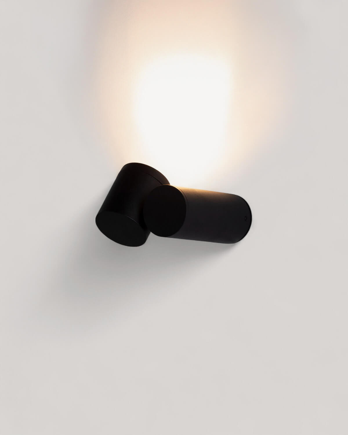 Adjustable aluminum bathroom wall light Dreas, gallery image 2