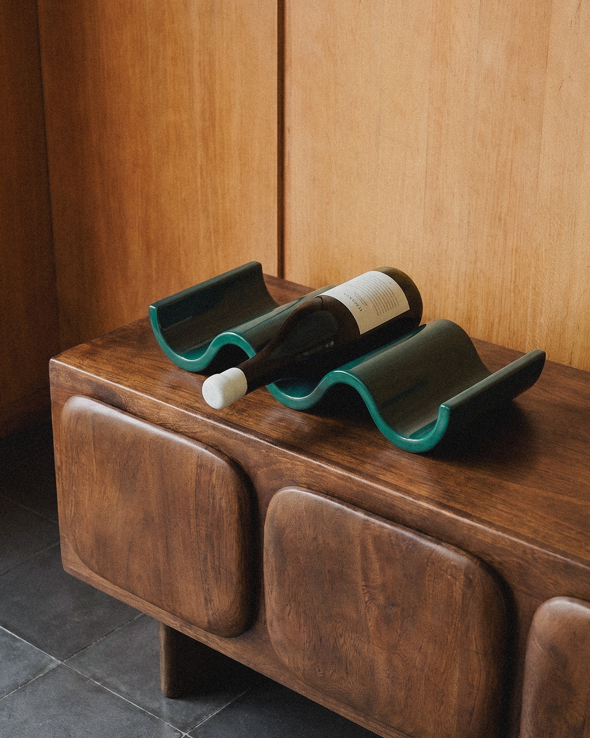 Dolomite bottle rack Camellia, gallery image 2