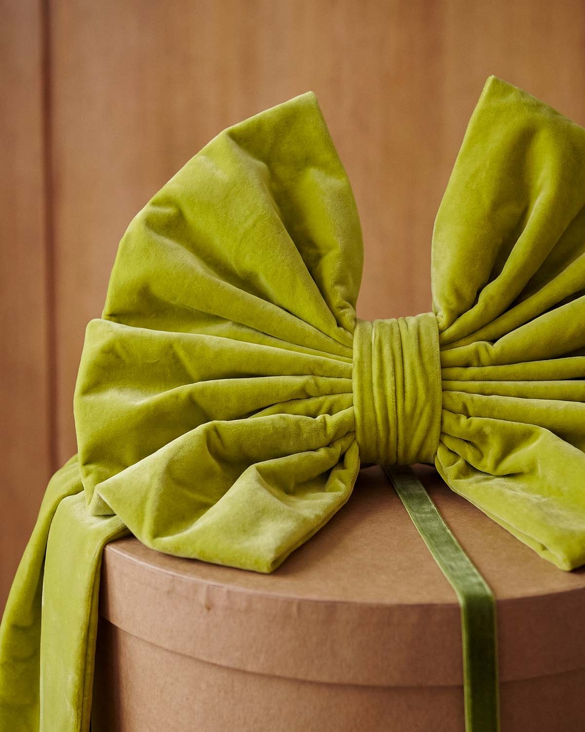 Christmas decorative bow 185x35 cm made of Aisen fabric, gallery image 3